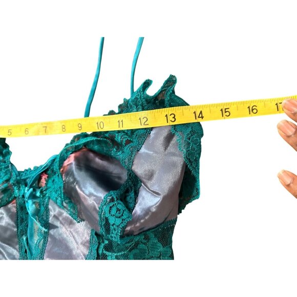 Frederick's of Hollywood Crotchless Lace Slit Bust Teddy Garters Sz L Lingerie - Picture 12 of 12